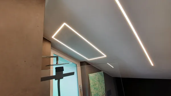 LED-Profil im Bad